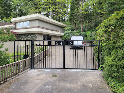 Vertical Lifting/Pivot Electric Gates